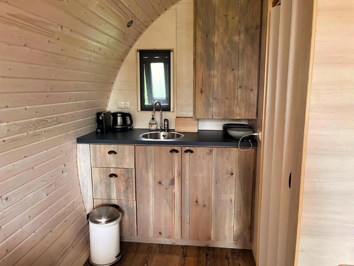 Pod Hotelkamer Aan Het Water Dokkum Exterior foto
