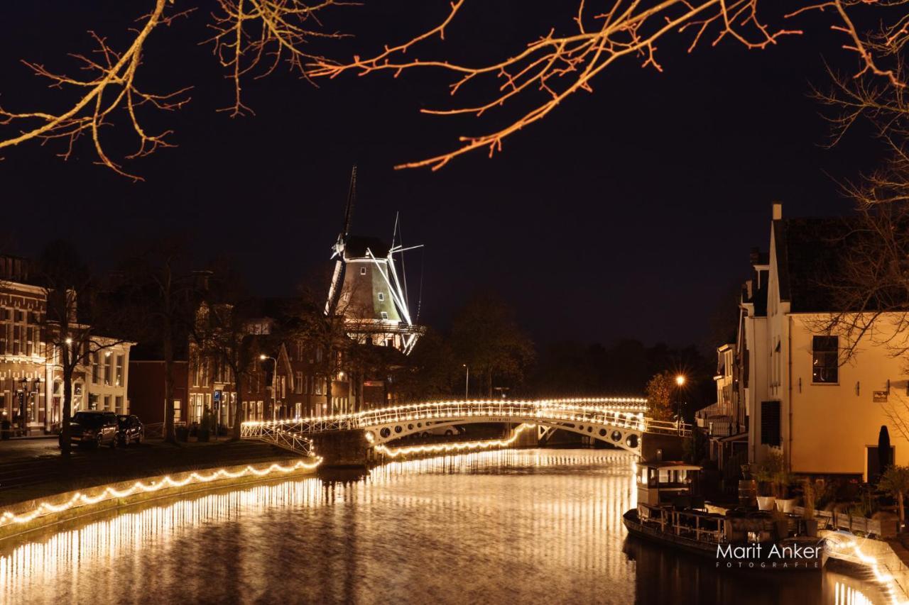 Pod Hotelkamer Aan Het Water Dokkum Exterior foto
